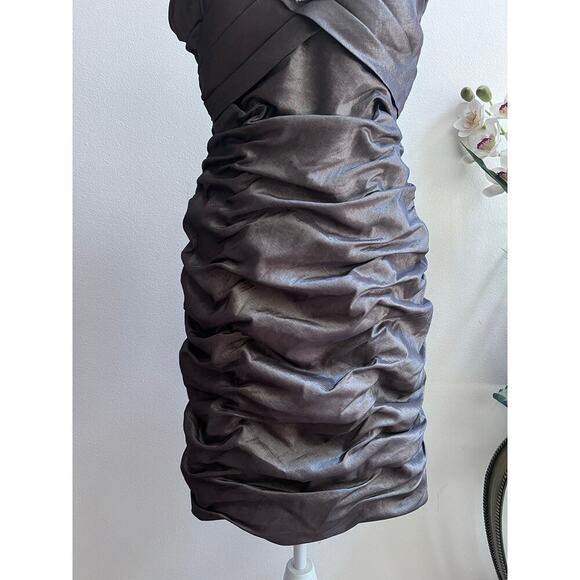 Y2K Off-the-Shoulder Ruched Stretch Taffeta Elegant Dress Gray Brooch Womens 10 - Picture 5 of 8
